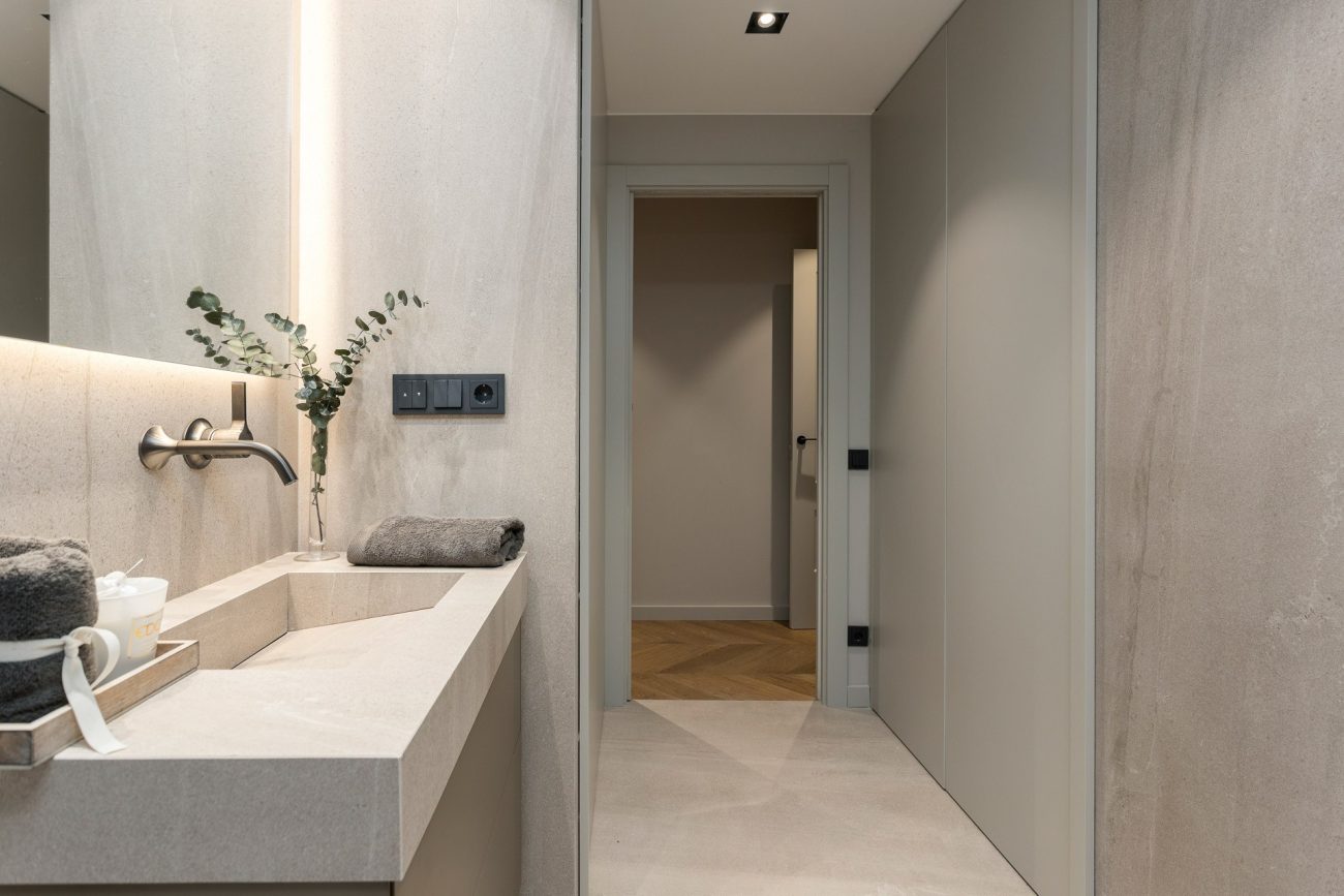 Exclusive renovated design apartment in Via Layetana