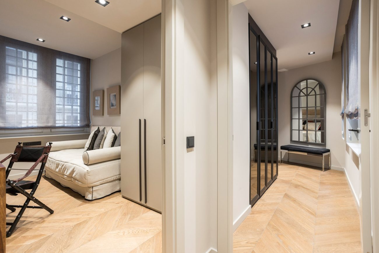 Exclusive renovated design apartment in Via Layetana