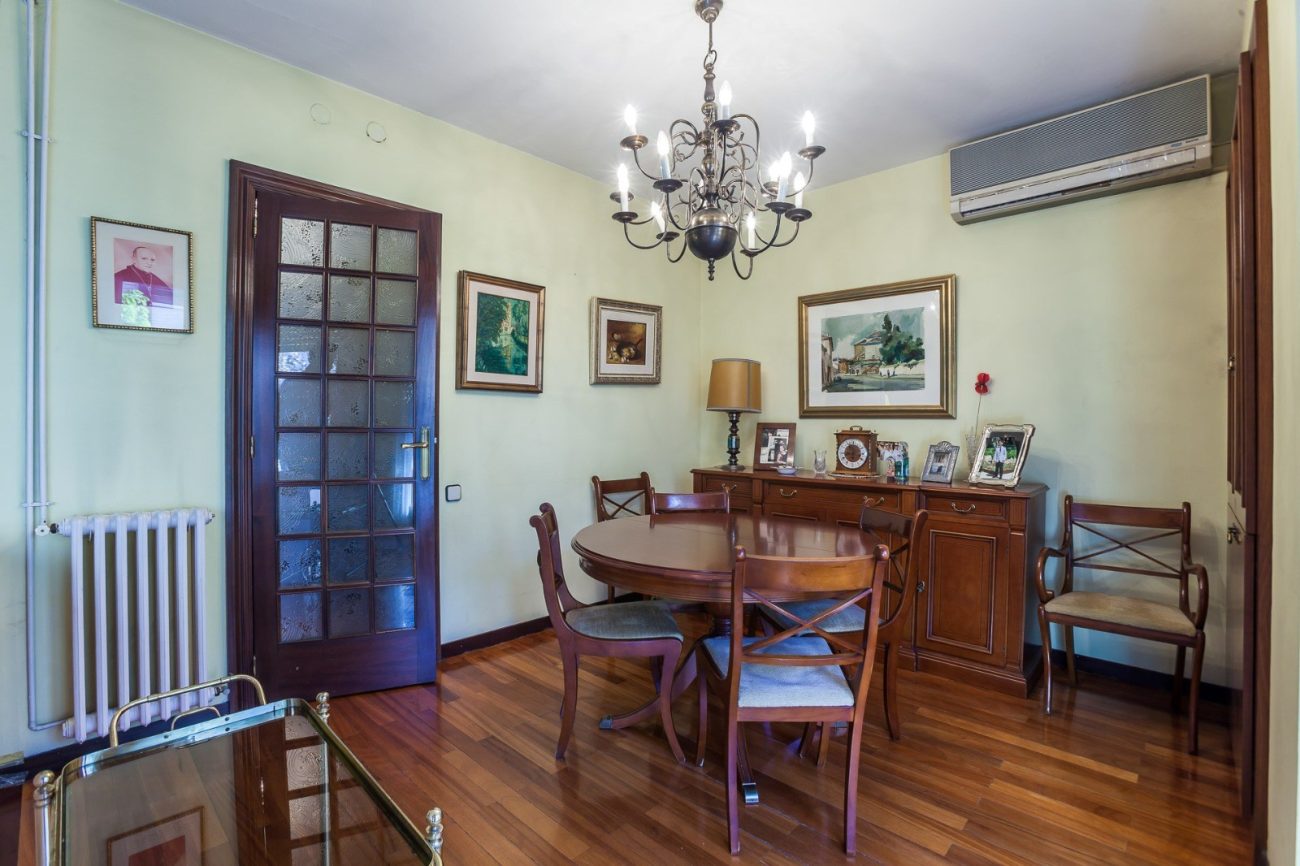Spectacular and bright home in one of the most sought-after areas of the city of Barcelona