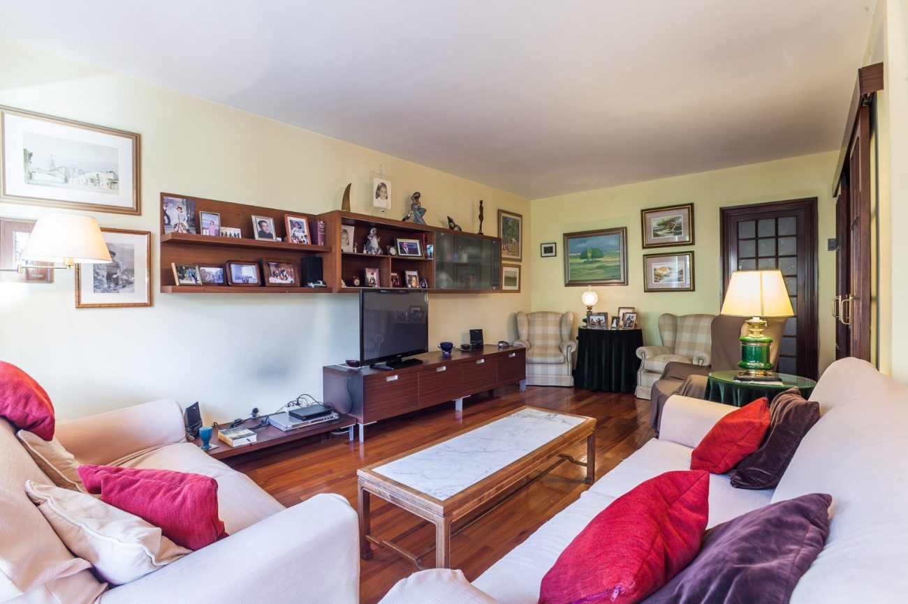 Spectacular and bright home in one of the most sought-after areas of the city of Barcelona