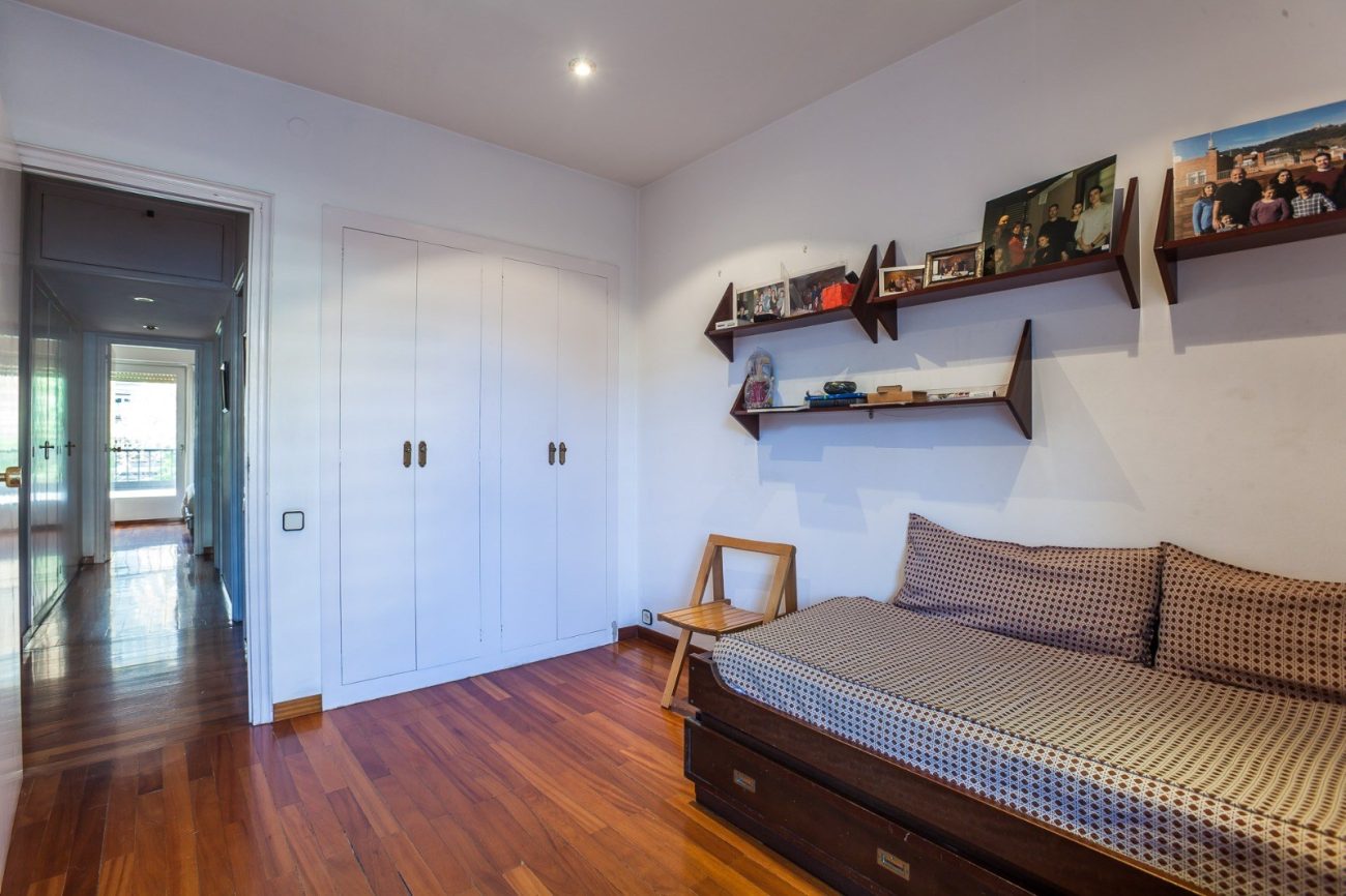 Spectacular and bright home in one of the most sought-after areas of the city of Barcelona