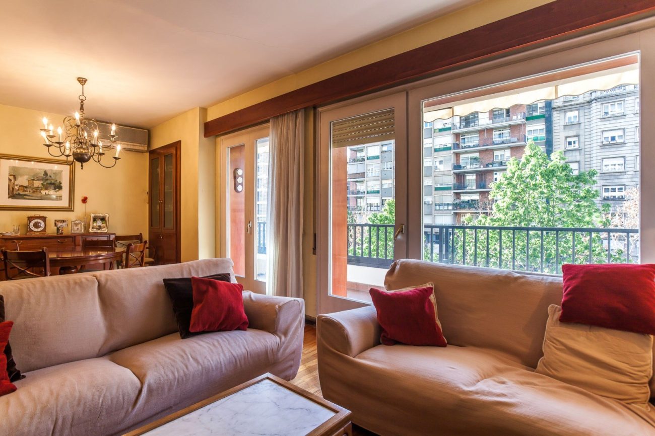 Spectacular and bright home in one of the most sought-after areas of the city of Barcelona