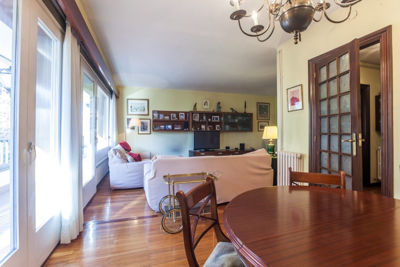 Spectacular and bright home in one of the most sought-after areas of the city of Barcelona