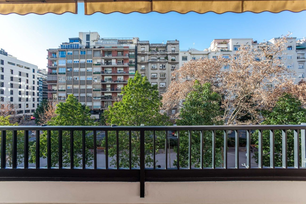Spectacular and bright home in one of the most sought-after areas of the city of Barcelona