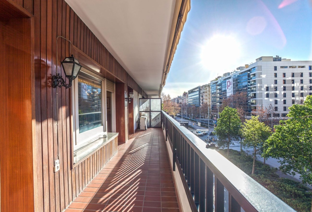 Spectacular and bright home in one of the most sought-after areas of the city of Barcelona