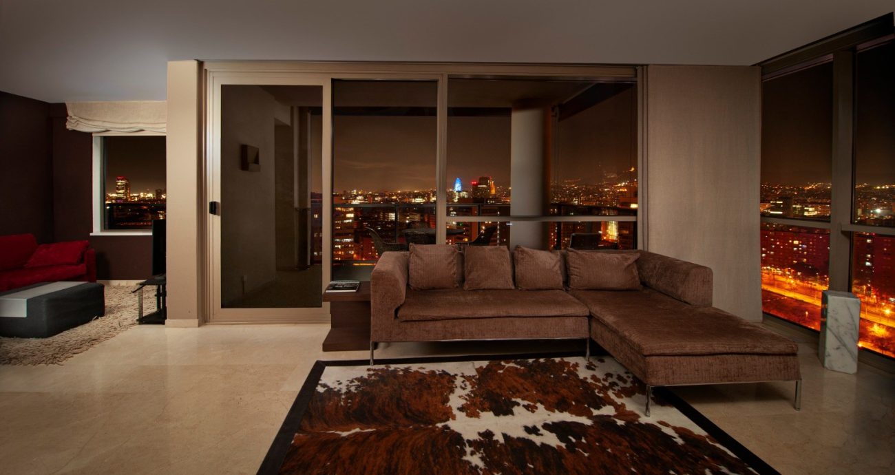 Penthouse for rent in Diagonal Ma, panoramic views, terrace and premium amenities