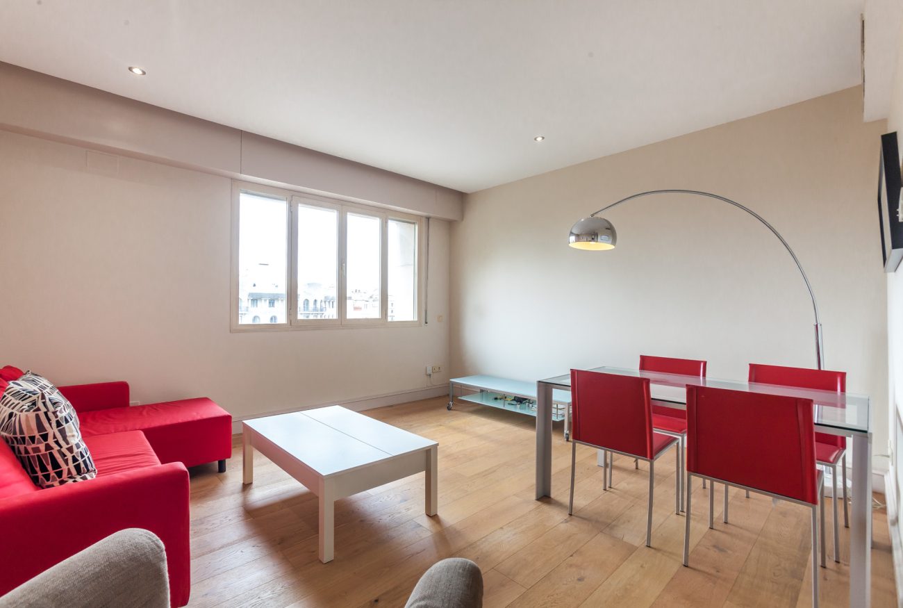 Bright apartment in Paseo de Gracia