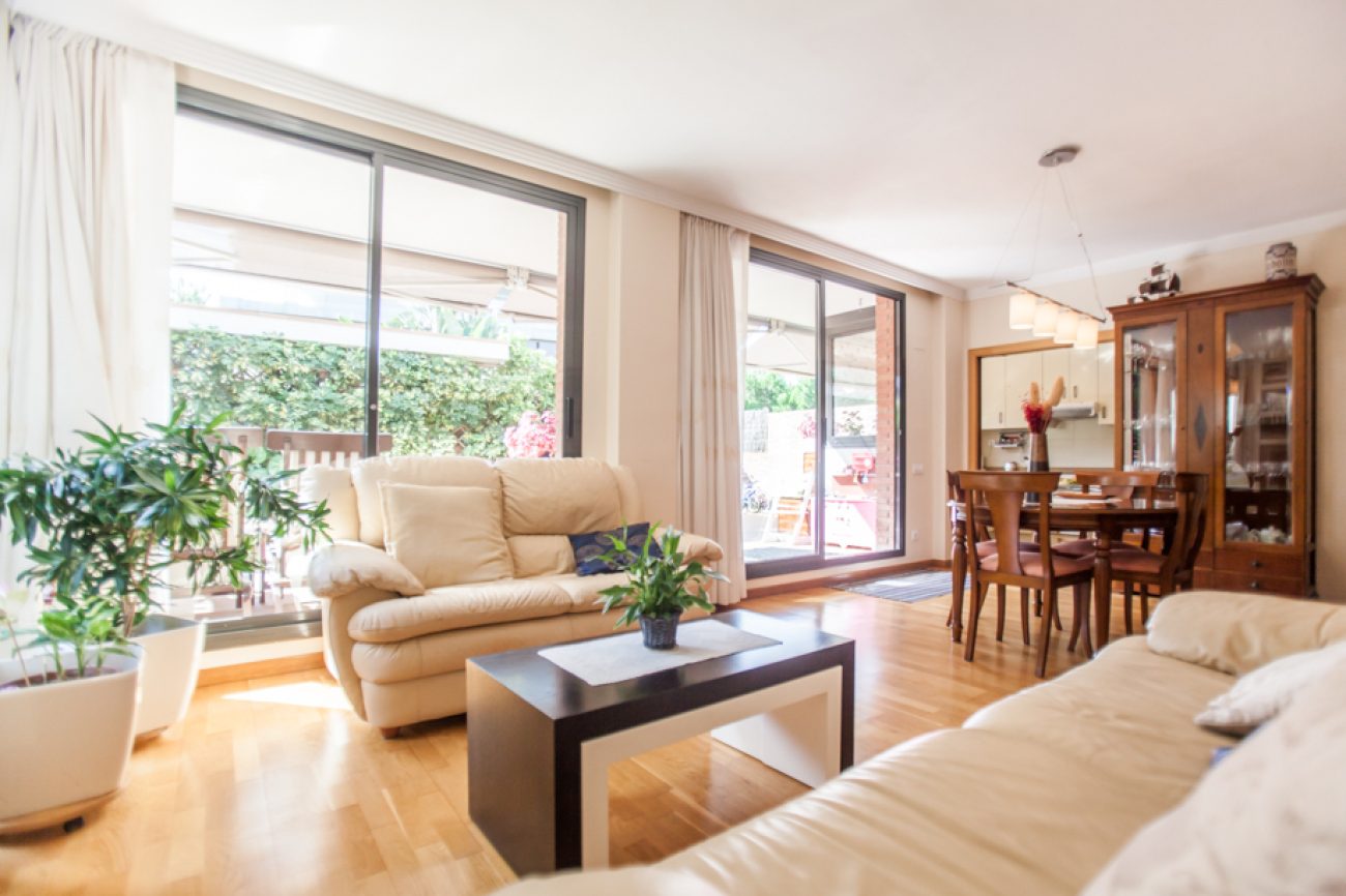 Apartment with two terraces and a private garden