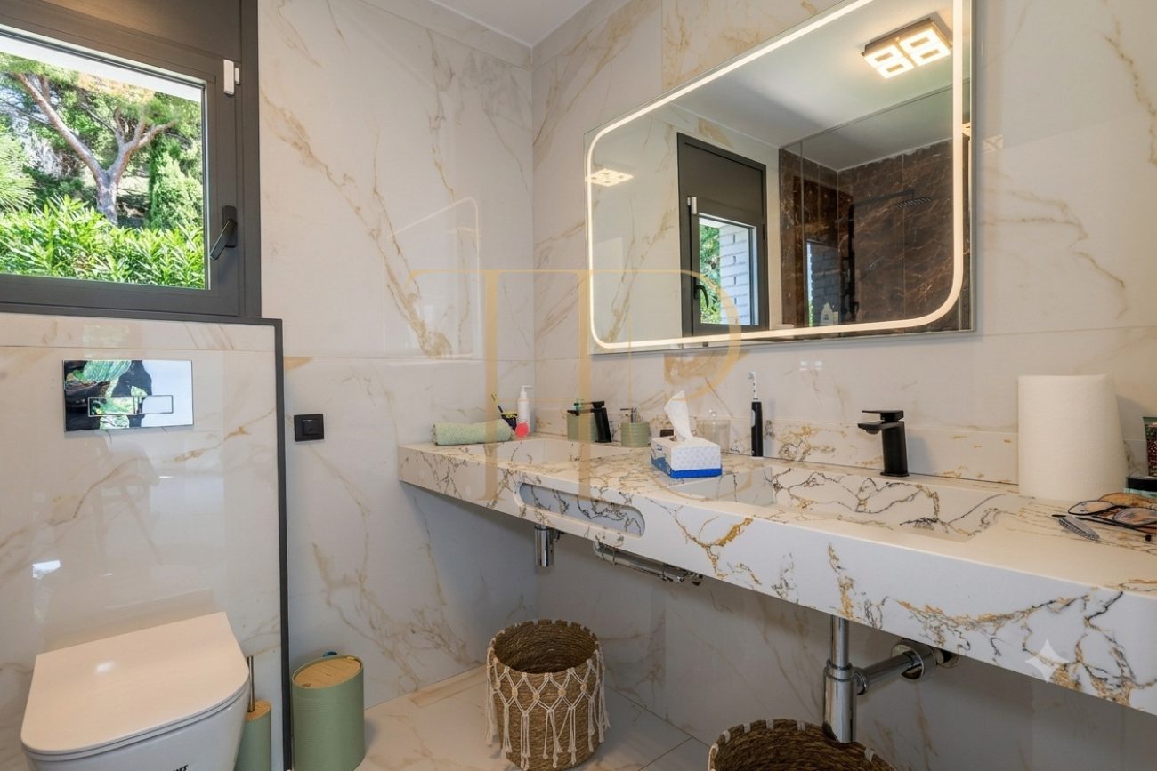 Exclusive Newly Renovated Designer Villa in La Pineda, Castelldefels
