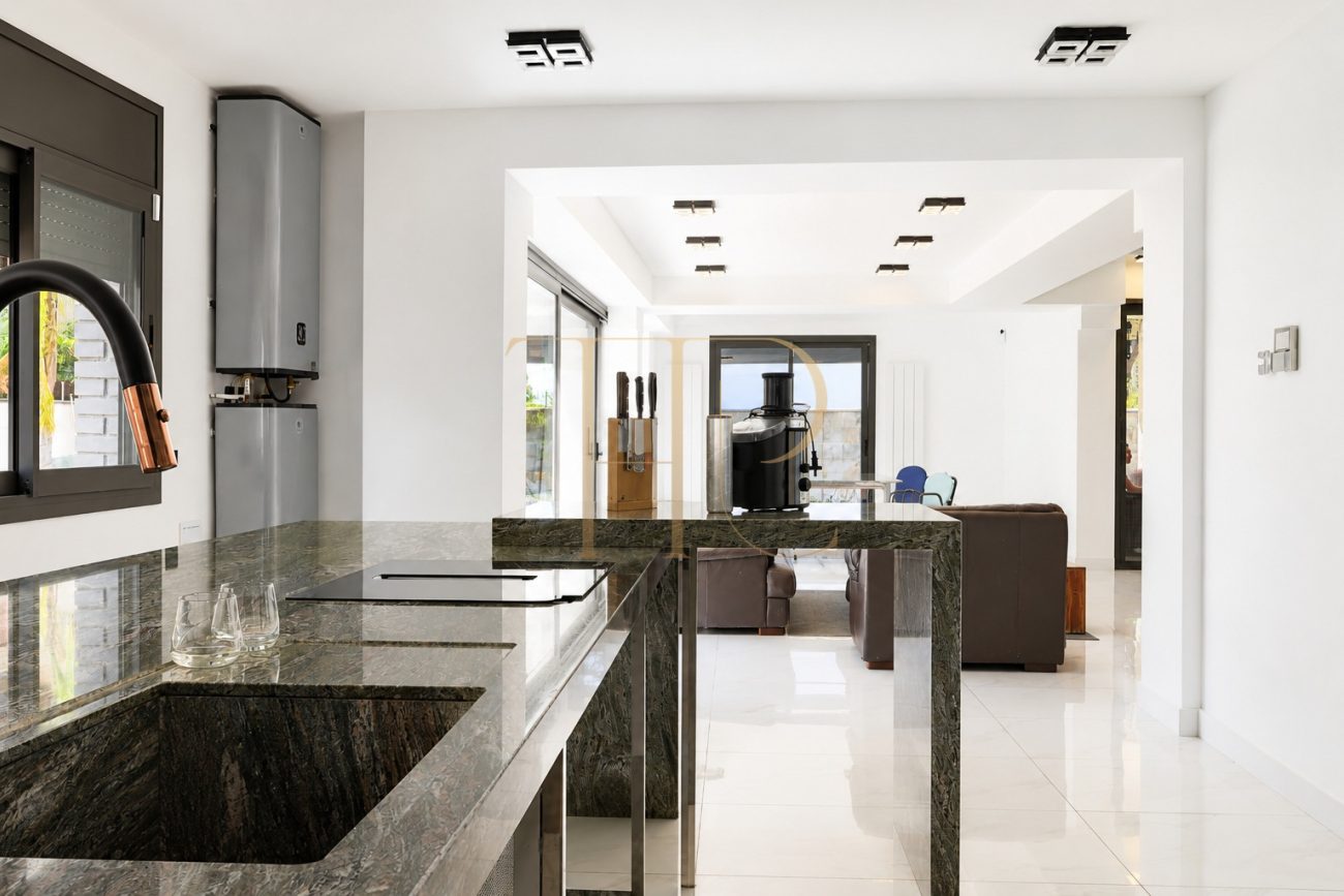 Exclusive Newly Renovated Designer Villa in La Pineda, Castelldefels