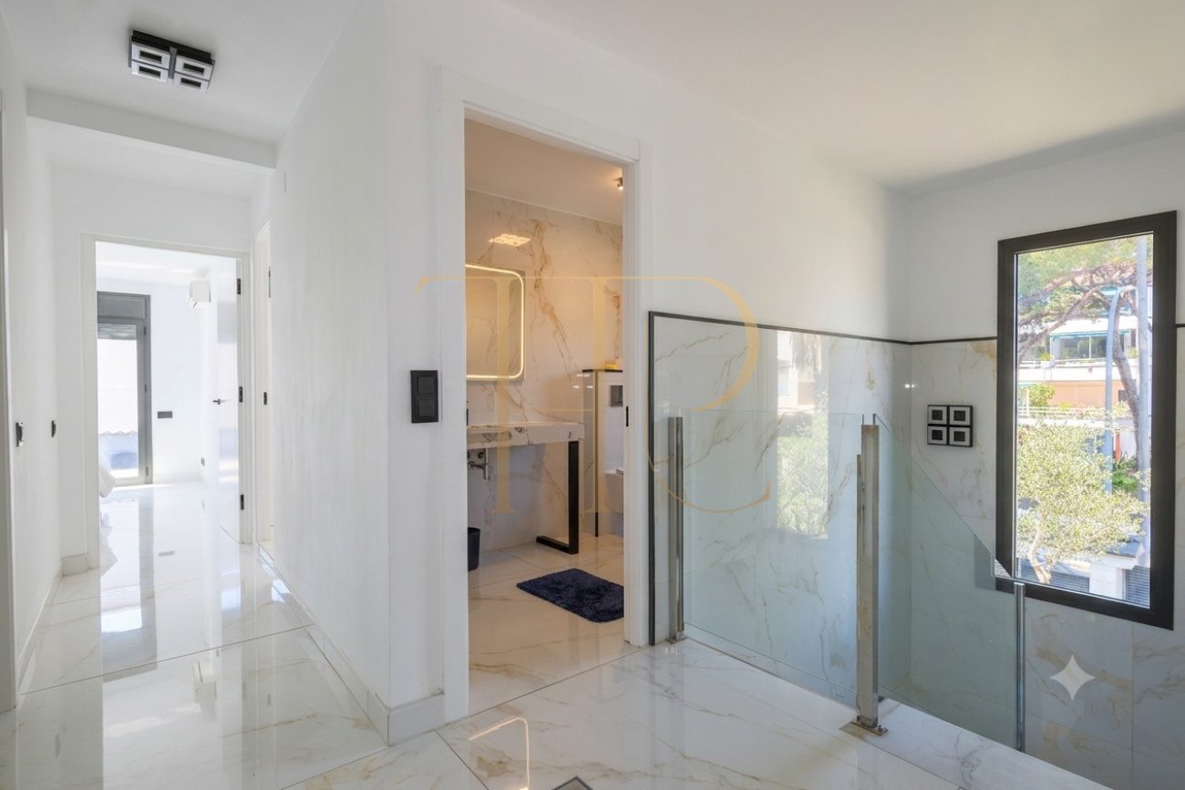 Exclusive Newly Renovated Designer Villa in La Pineda, Castelldefels