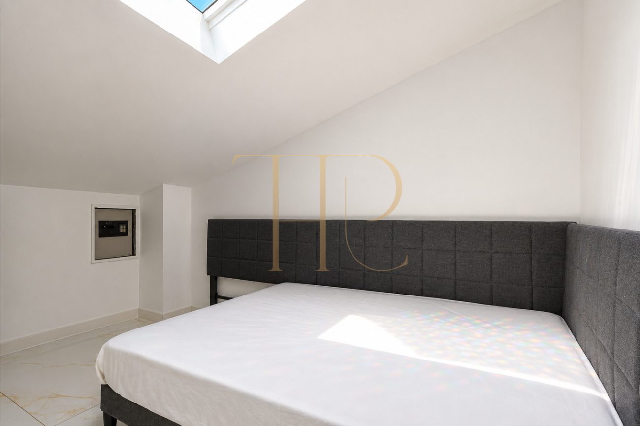 Exclusive Newly Renovated Designer Villa in La Pineda, Castelldefels