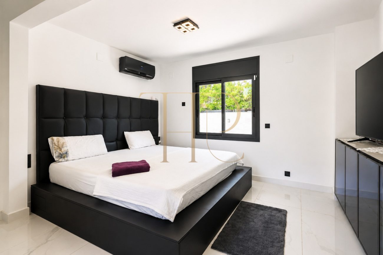 Exclusive Newly Renovated Designer Villa in La Pineda, Castelldefels