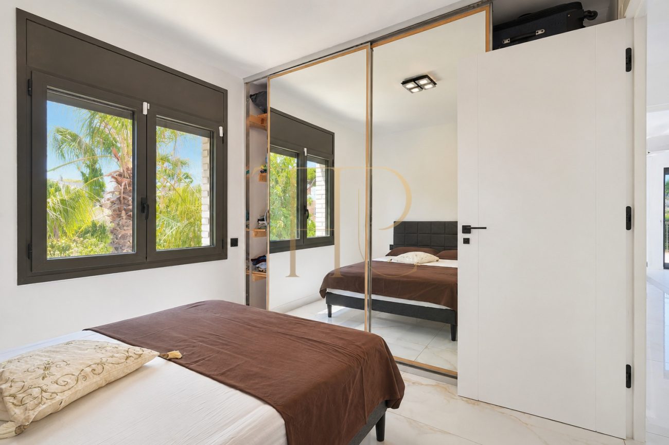 Exclusive Newly Renovated Designer Villa in La Pineda, Castelldefels