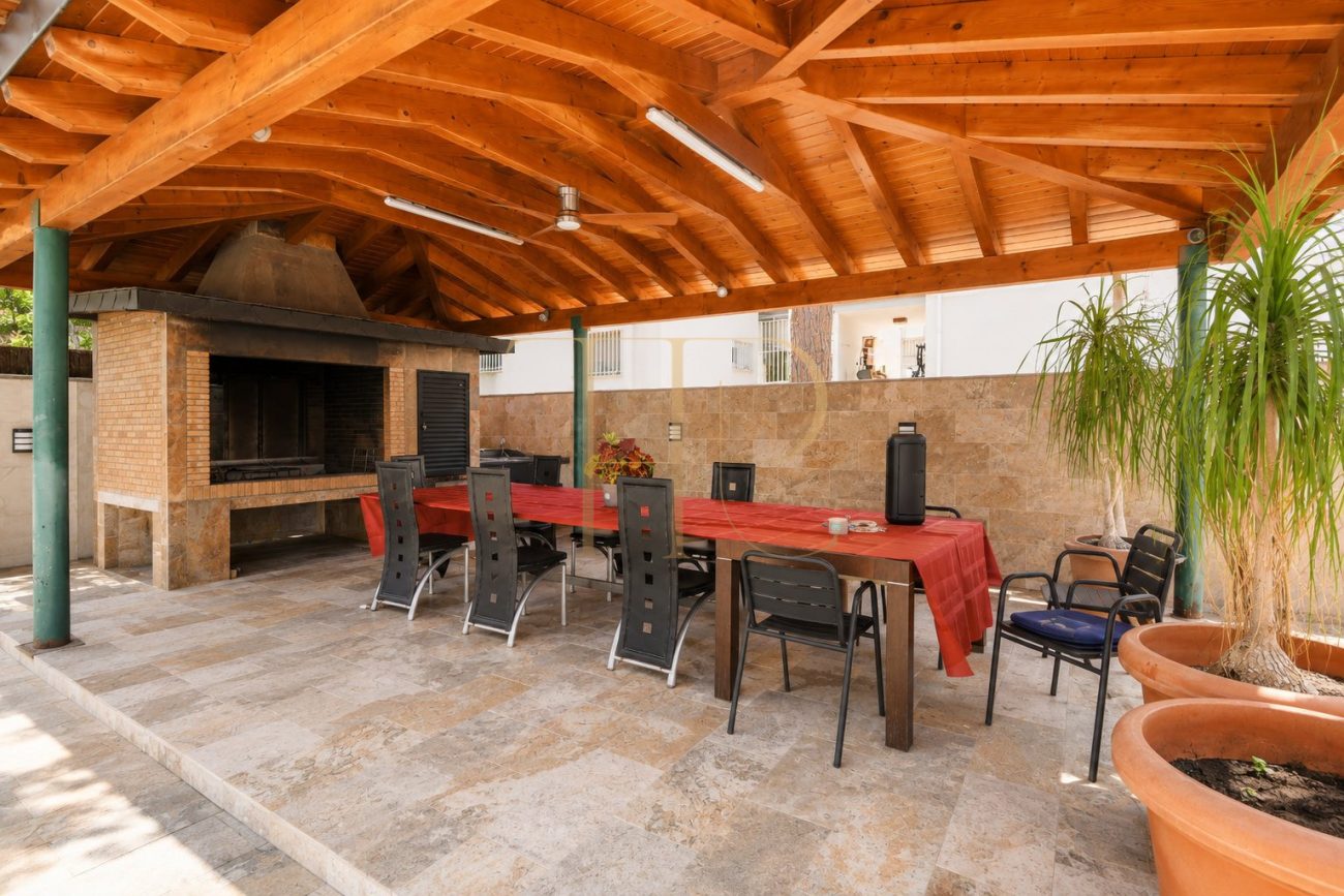 Exclusive Newly Renovated Designer Villa in La Pineda, Castelldefels