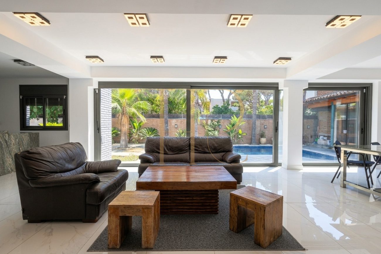 Exclusive Newly Renovated Designer Villa in La Pineda, Castelldefels