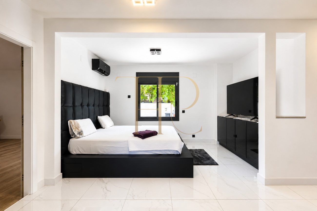 Exclusive Newly Renovated Designer Villa in La Pineda, Castelldefels