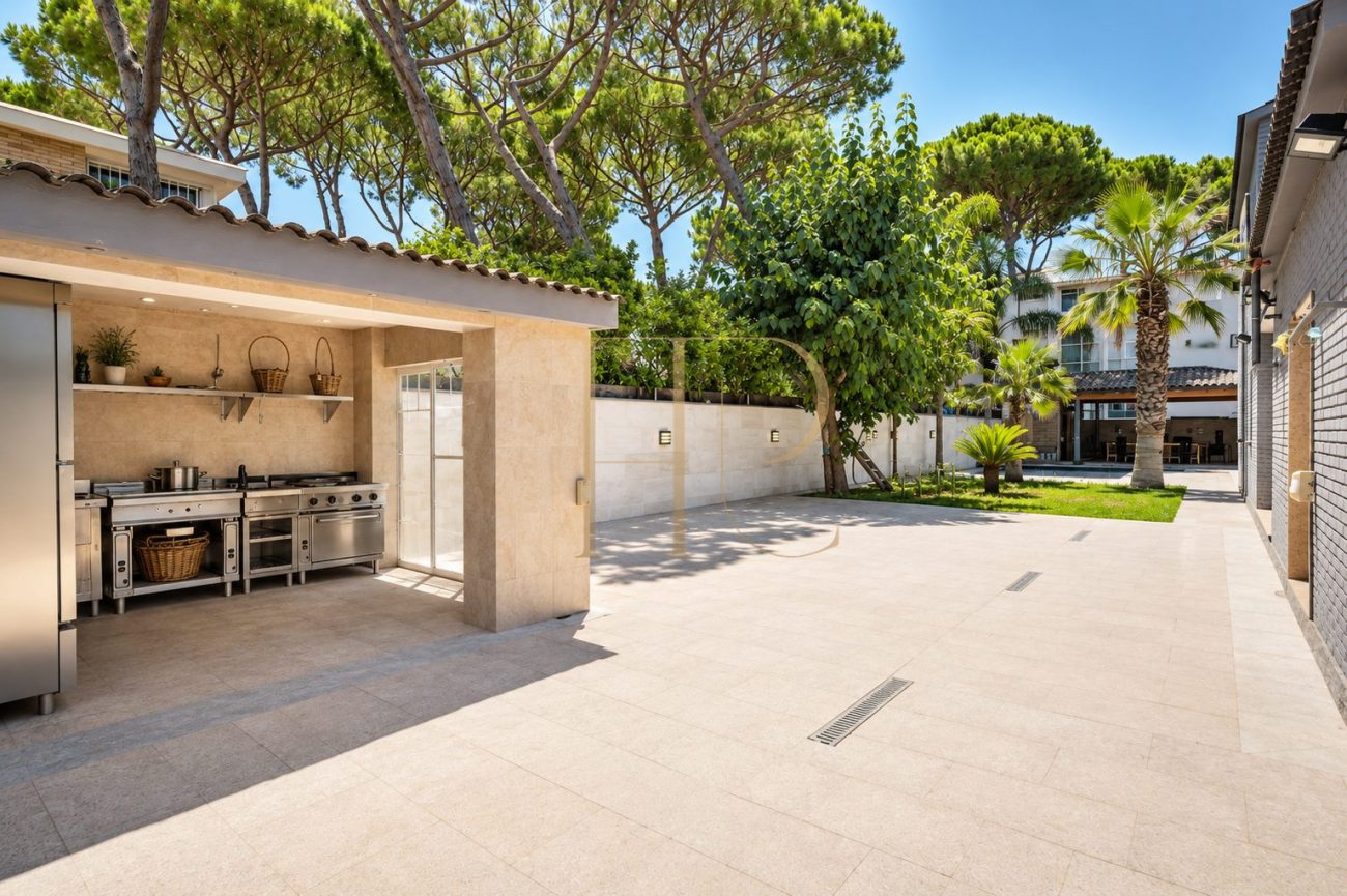 Exclusive Newly Renovated Designer Villa in La Pineda, Castelldefels