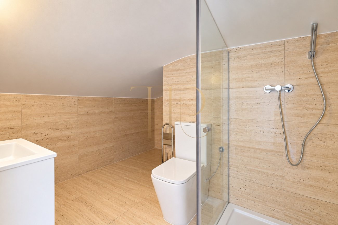 Luxury detached villa for rent in Gavà Mar, fully renovated