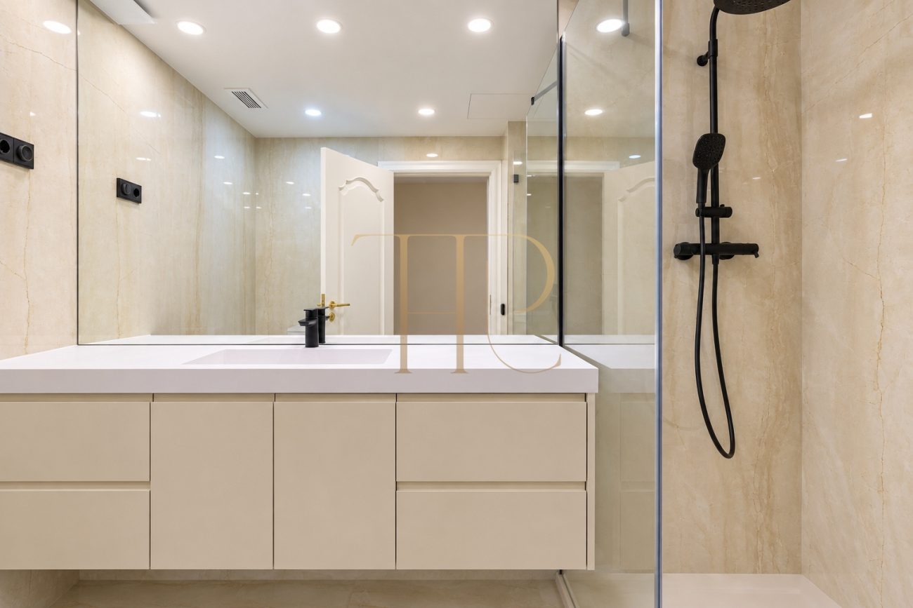 Luxury detached villa for rent in Gavà Mar, fully renovated