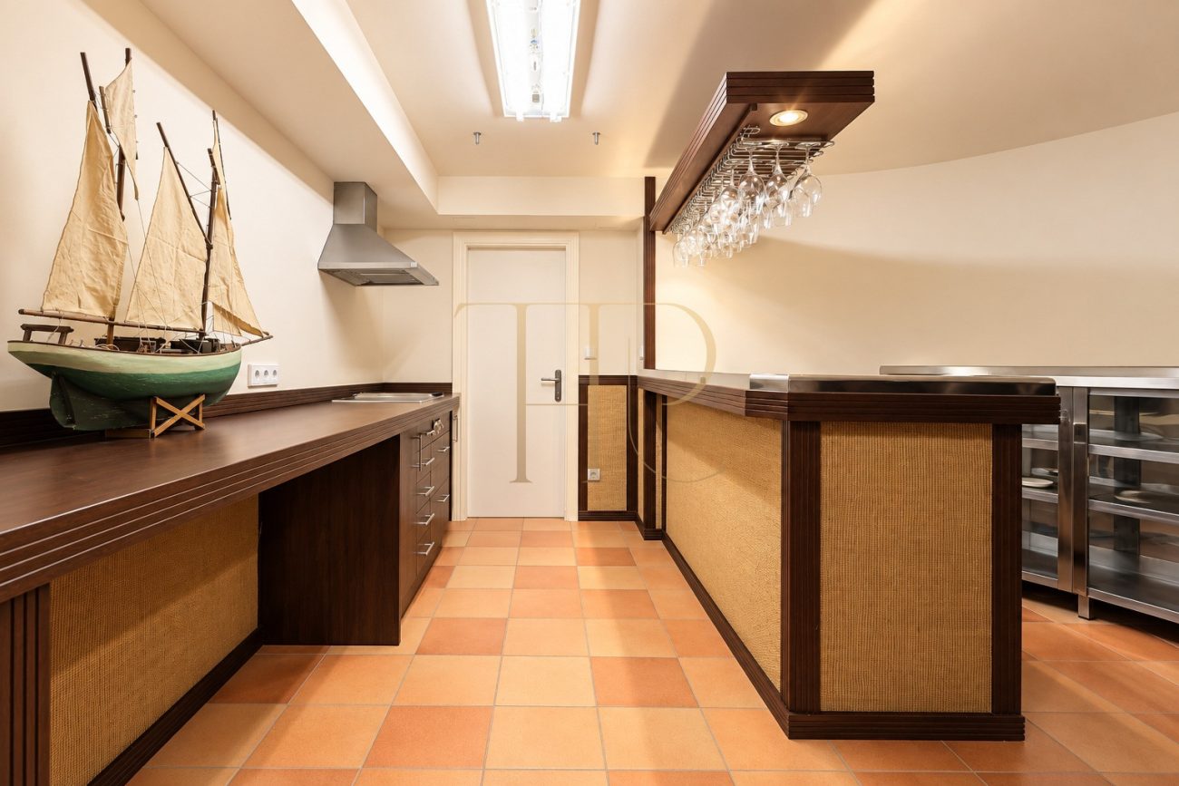 Luxury detached villa for rent in Gavà Mar, fully renovated