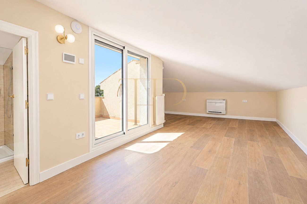 Luxury detached villa for rent in Gavà Mar, fully renovated