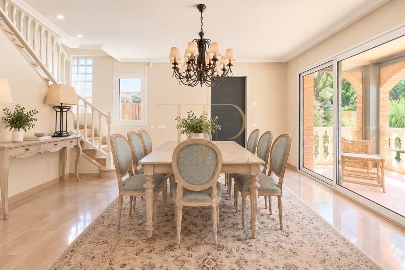 Luxury detached villa for rent in Gavà Mar, fully renovated