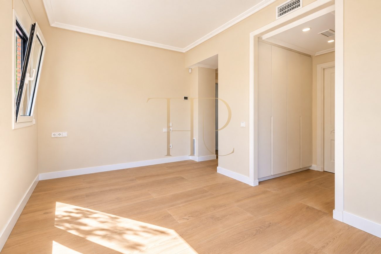 Luxury detached villa for rent in Gavà Mar, fully renovated