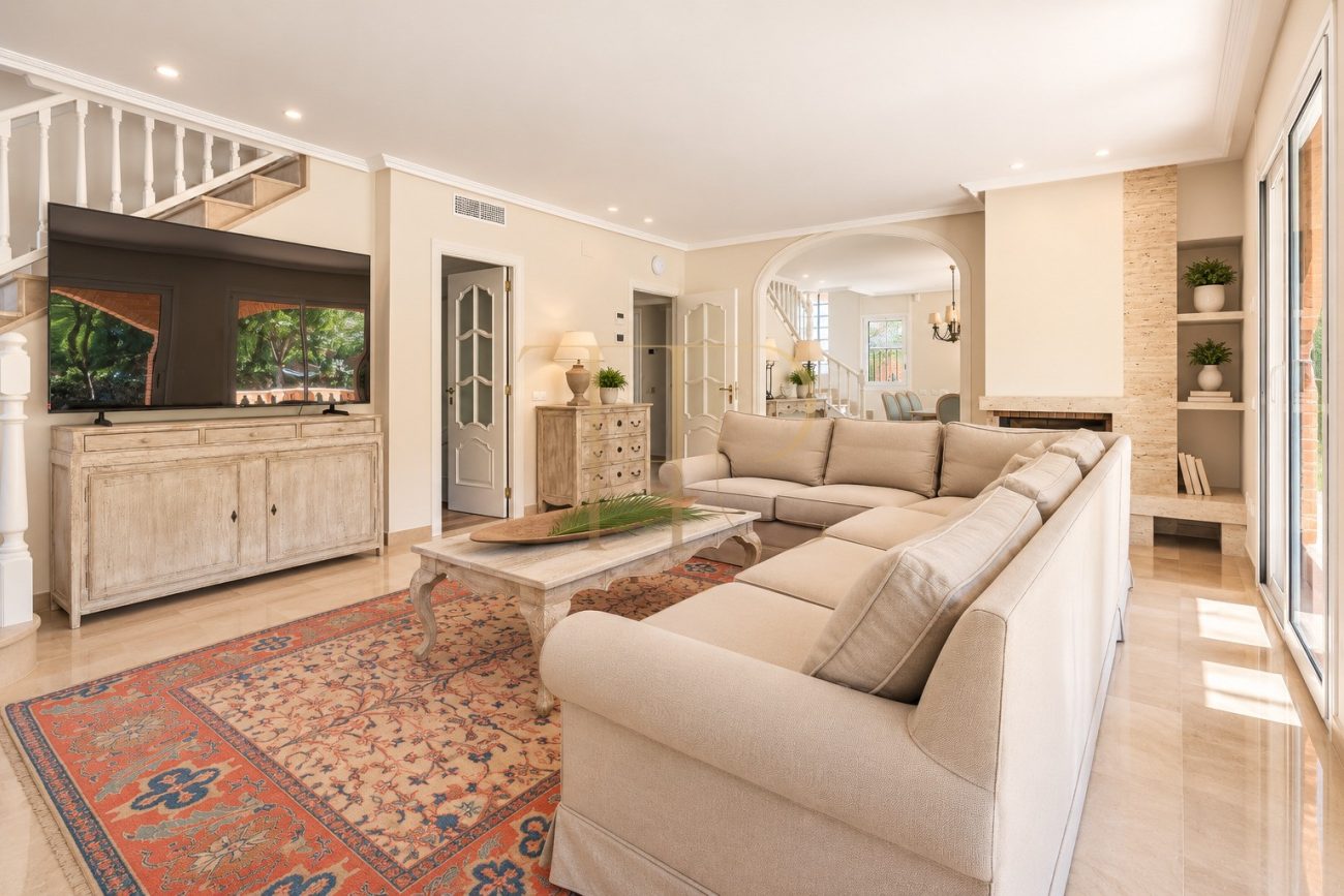 Luxury detached villa for rent in Gavà Mar, fully renovated