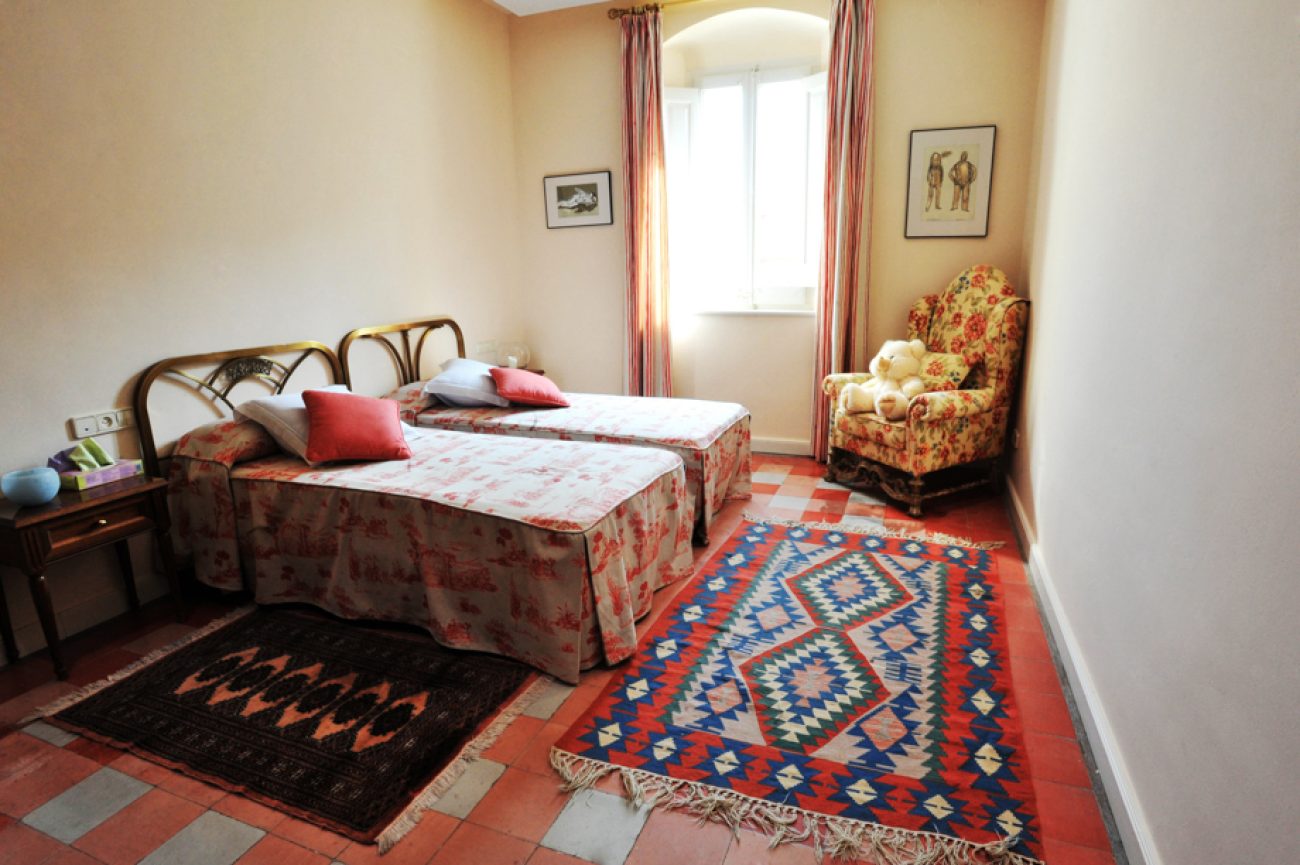 Mansion just 30 meters from the beach