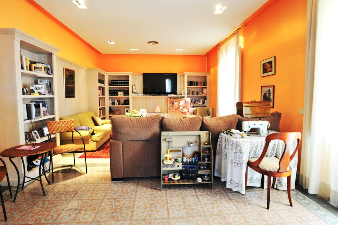 Mansion just 30 meters from the beach