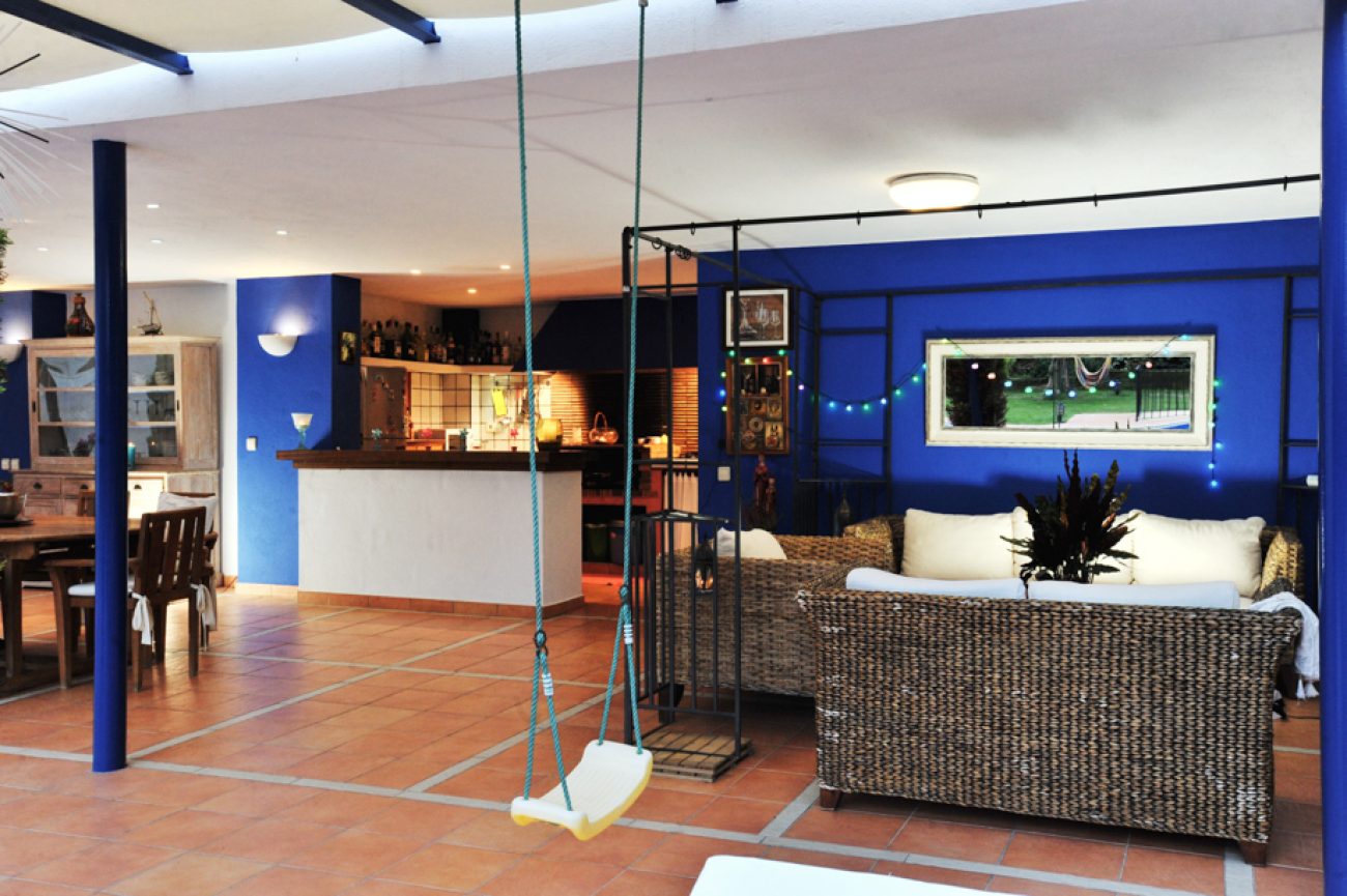 Mansion just 30 meters from the beach