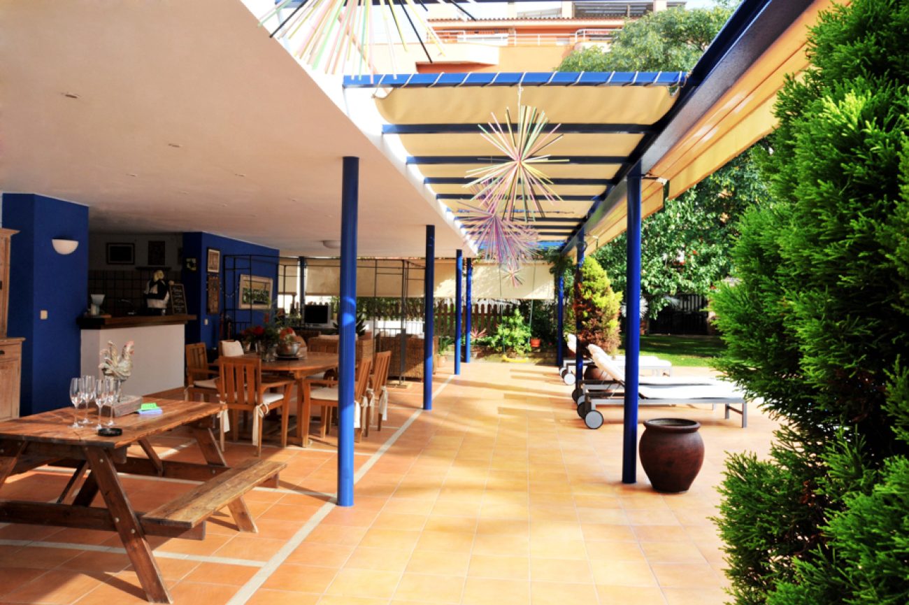 Mansion just 30 meters from the beach