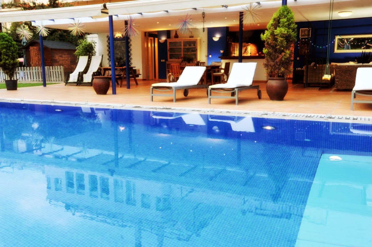 Mansion just 30 meters from the beach