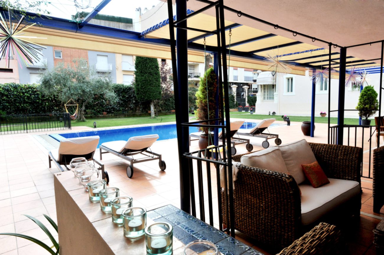 Mansion just 30 meters from the beach