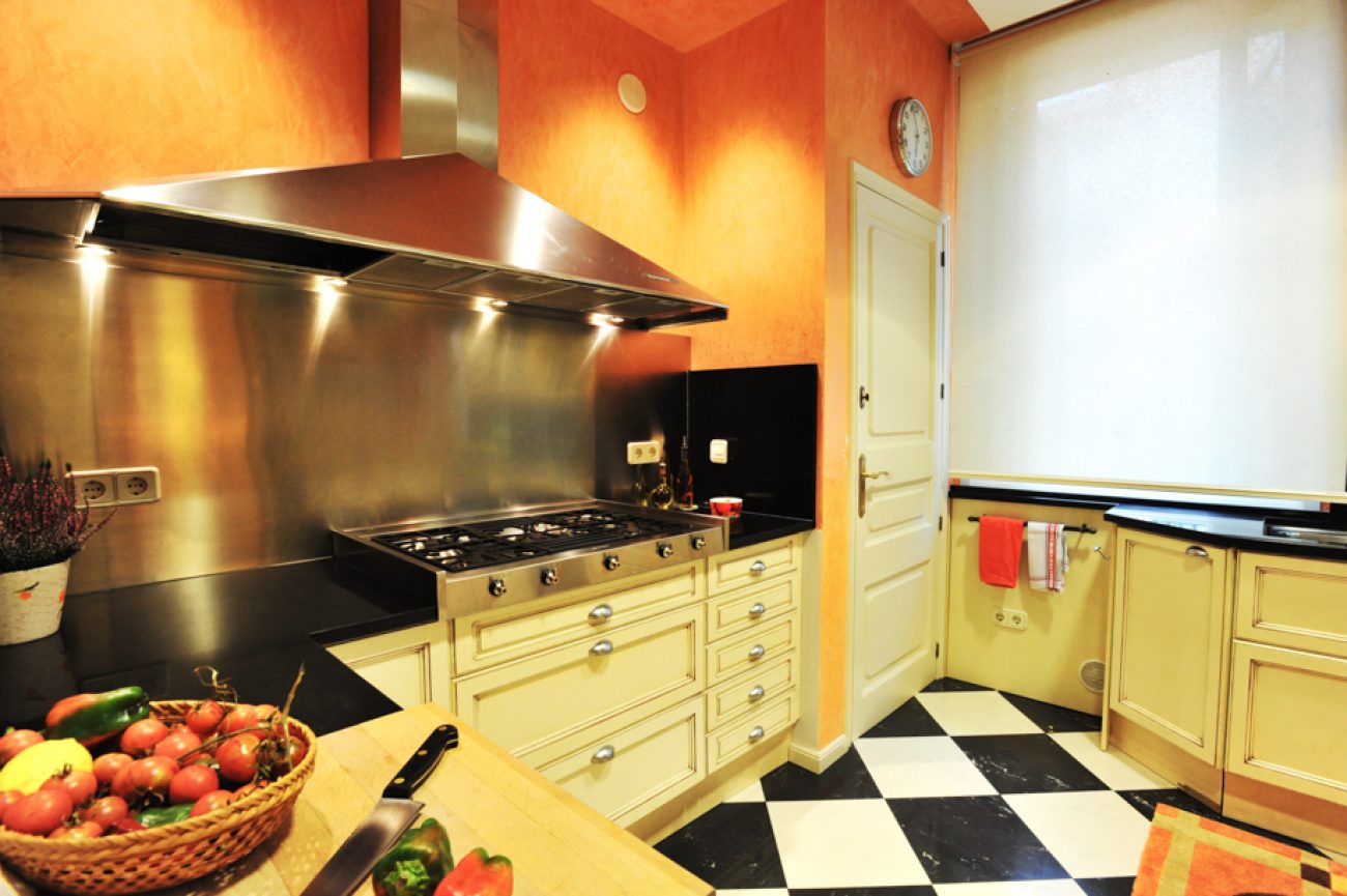Mansion just 30 meters from the beach