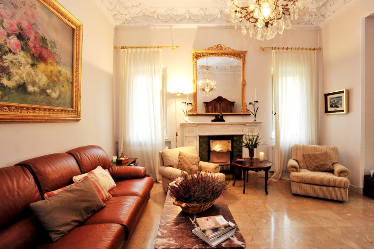 Mansion just 30 meters from the beach