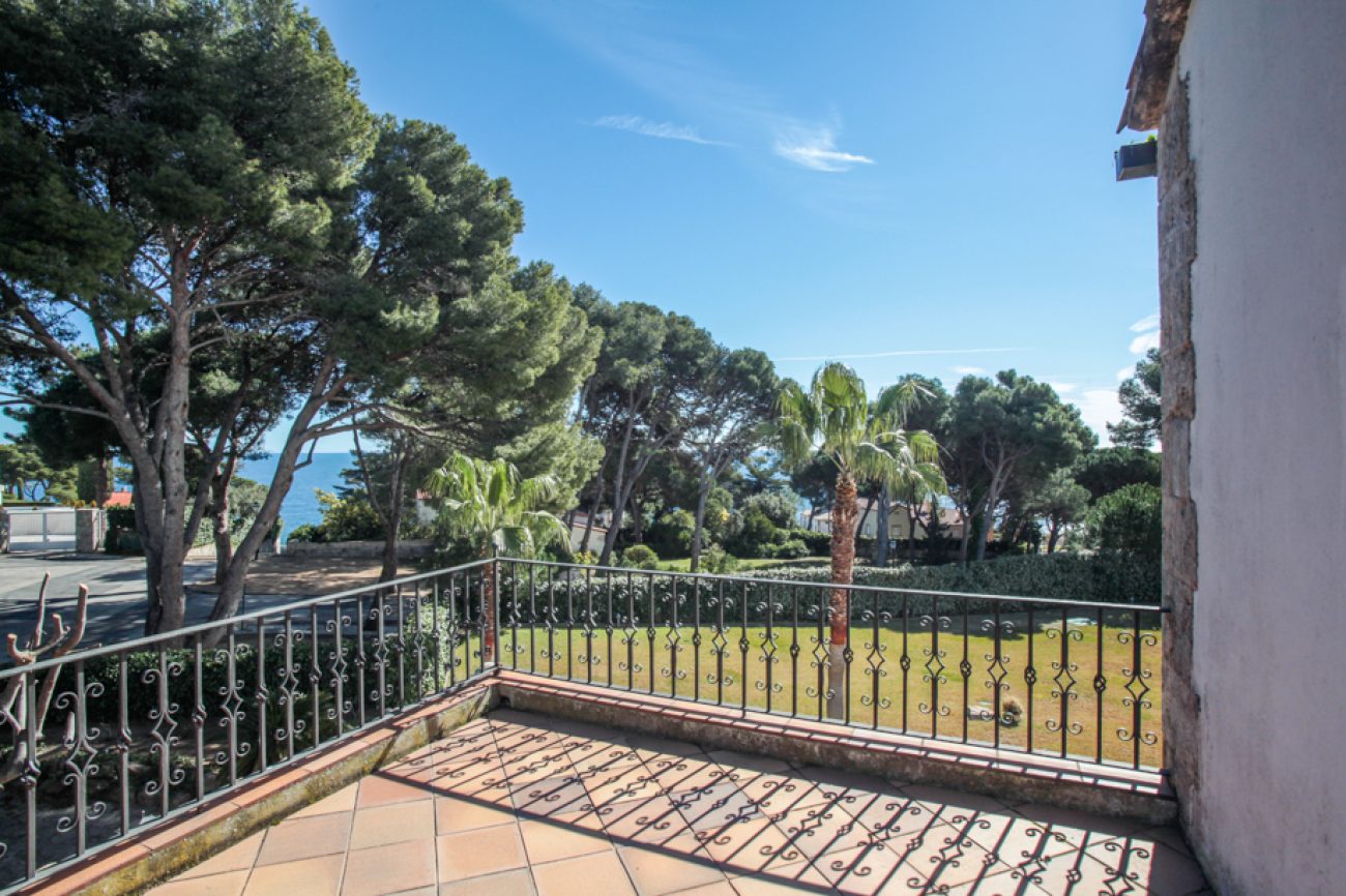 Luxury villa in the elite urbanisation of Sagaro.