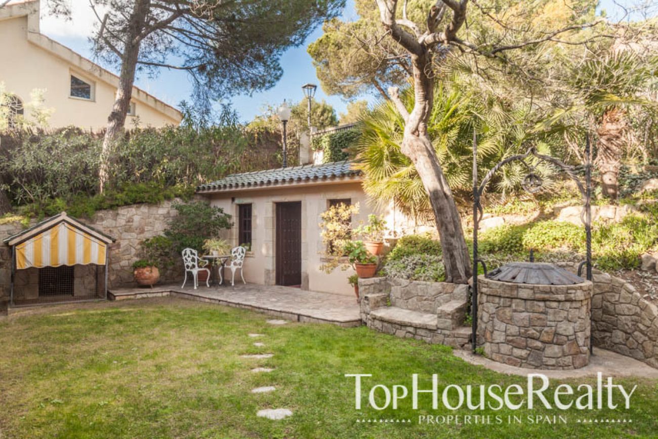 Home with pool and sea views in ALELLA