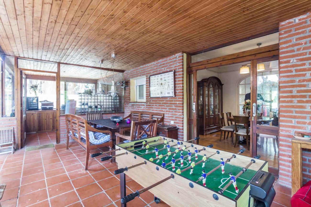 Exceptional plot with a cosy house in Castelldefels Playa
