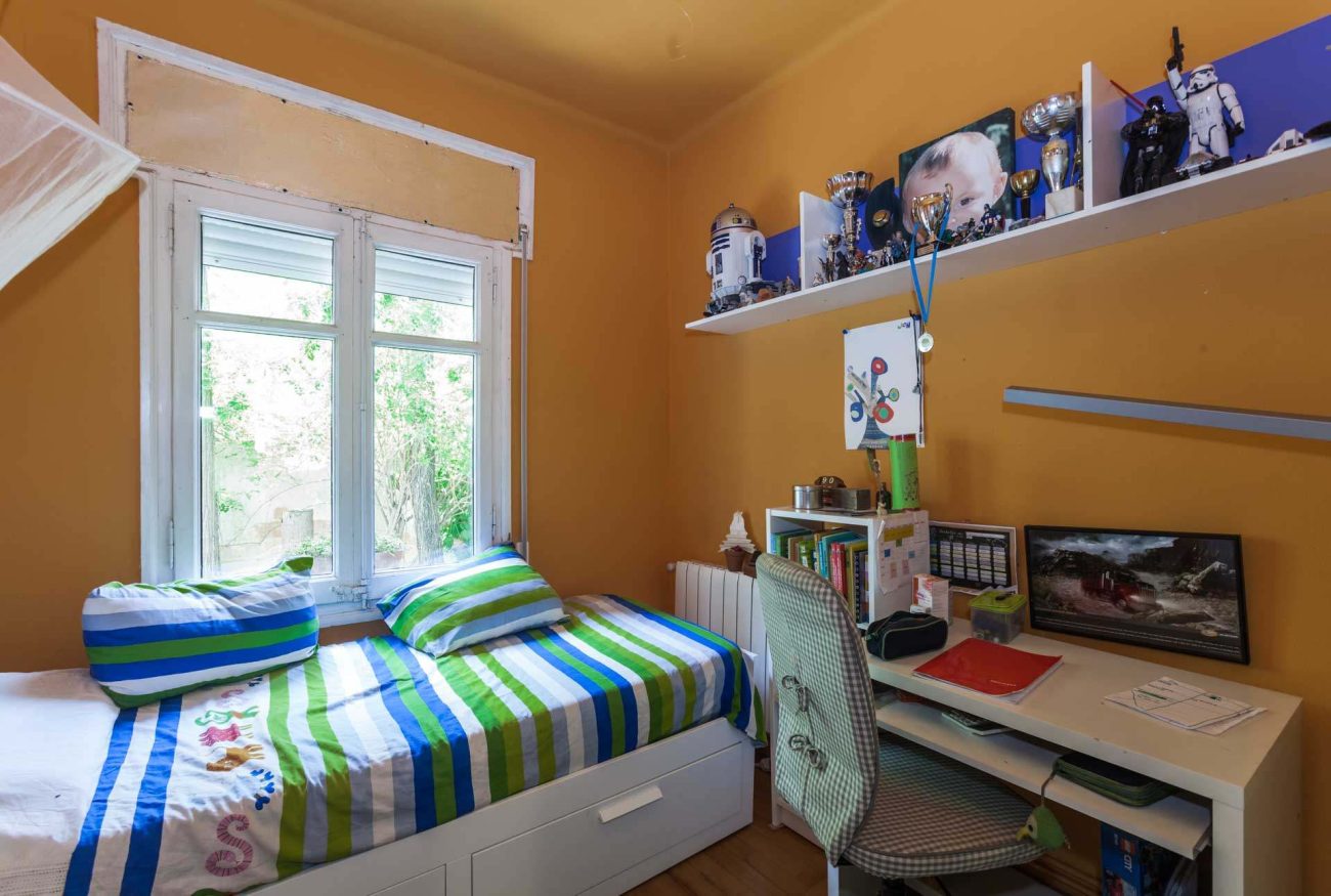 Exceptional plot with a cosy house in Castelldefels Playa