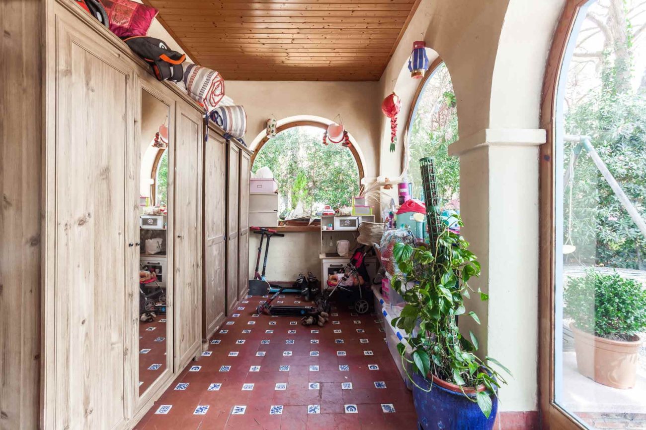 Exceptional plot with a cosy house in Castelldefels Playa