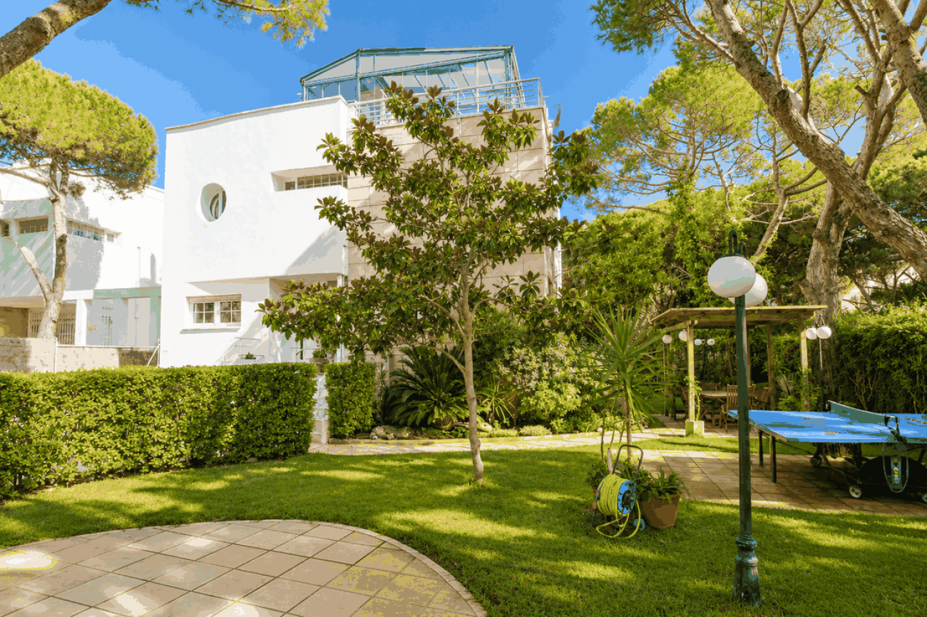 Detached Villa Available in Gavà Mar