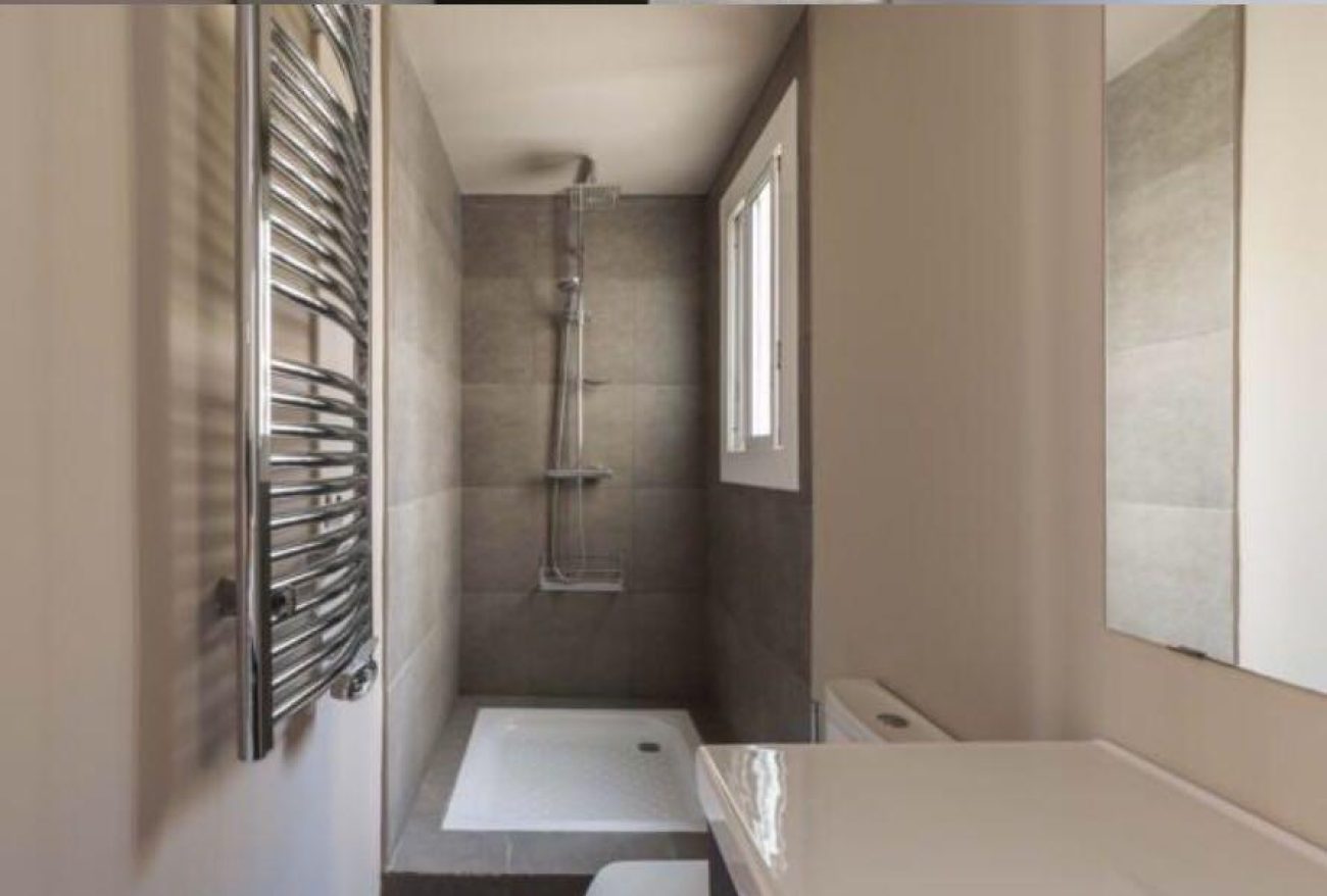 Attic flat with terrace in Nova Esquerra de l’Eixample