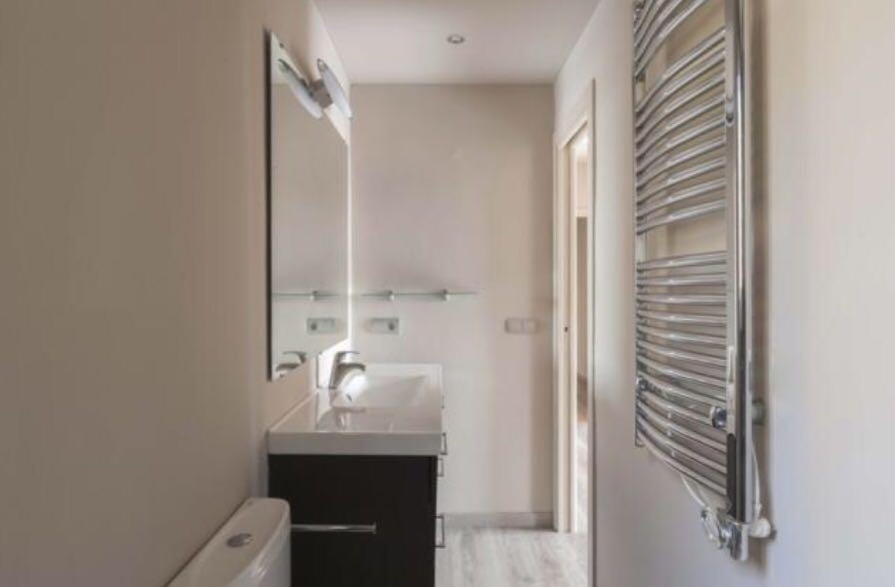 Attic flat with terrace in Nova Esquerra de l’Eixample