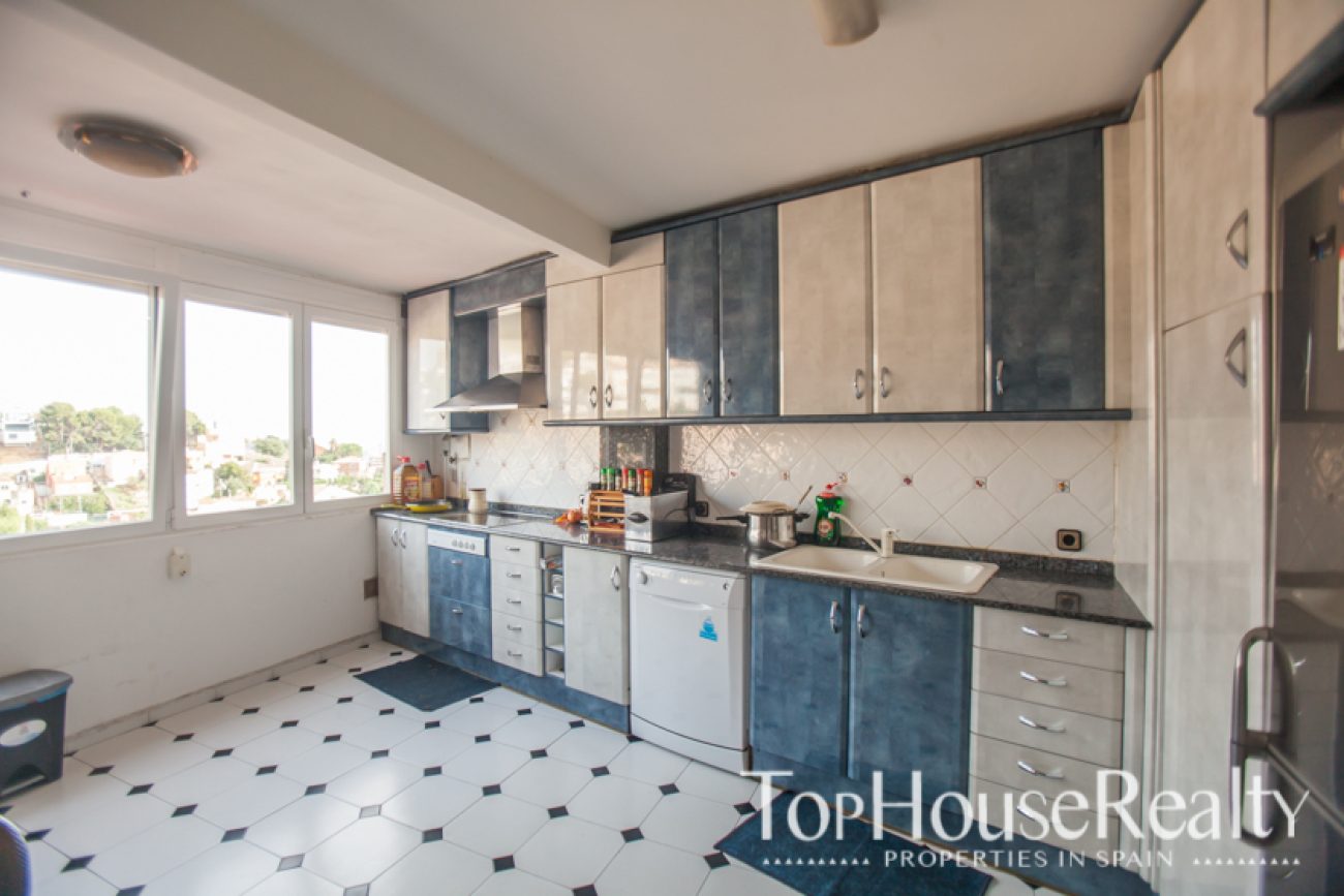 House for renovation in an exclusive area
