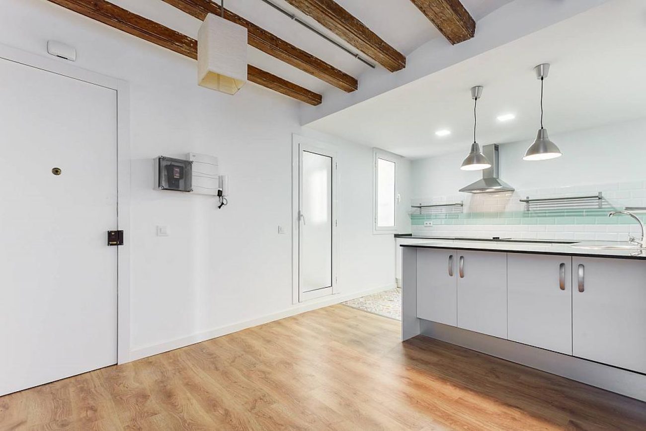Light apartment in the “coolest” district of Barcelona