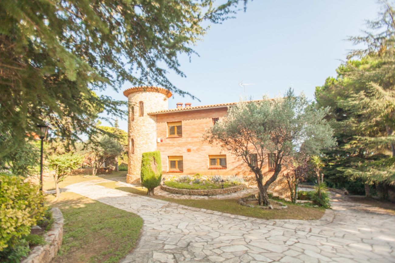Big rustic house close to Barcelona