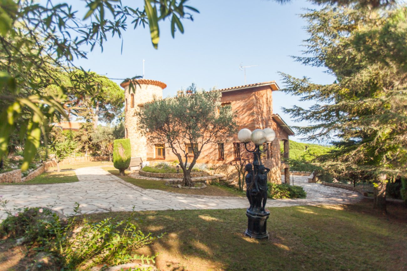 Big rustic house close to Barcelona