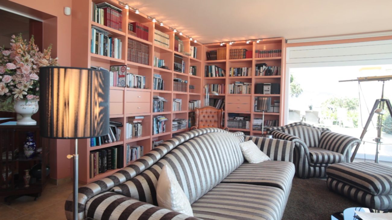 Villa with panoramic views of the sea and the city